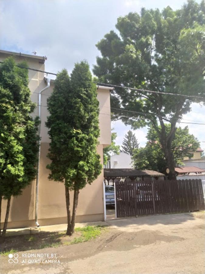 Marabella Apartmanok Hajdúszoboszló Екстериор снимка