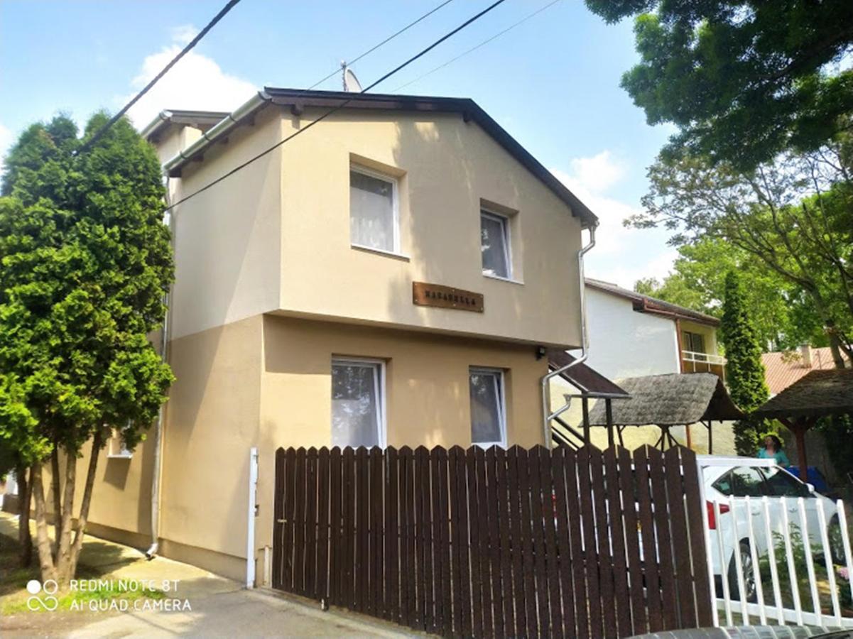 Marabella Apartmanok Hajdúszoboszló Екстериор снимка