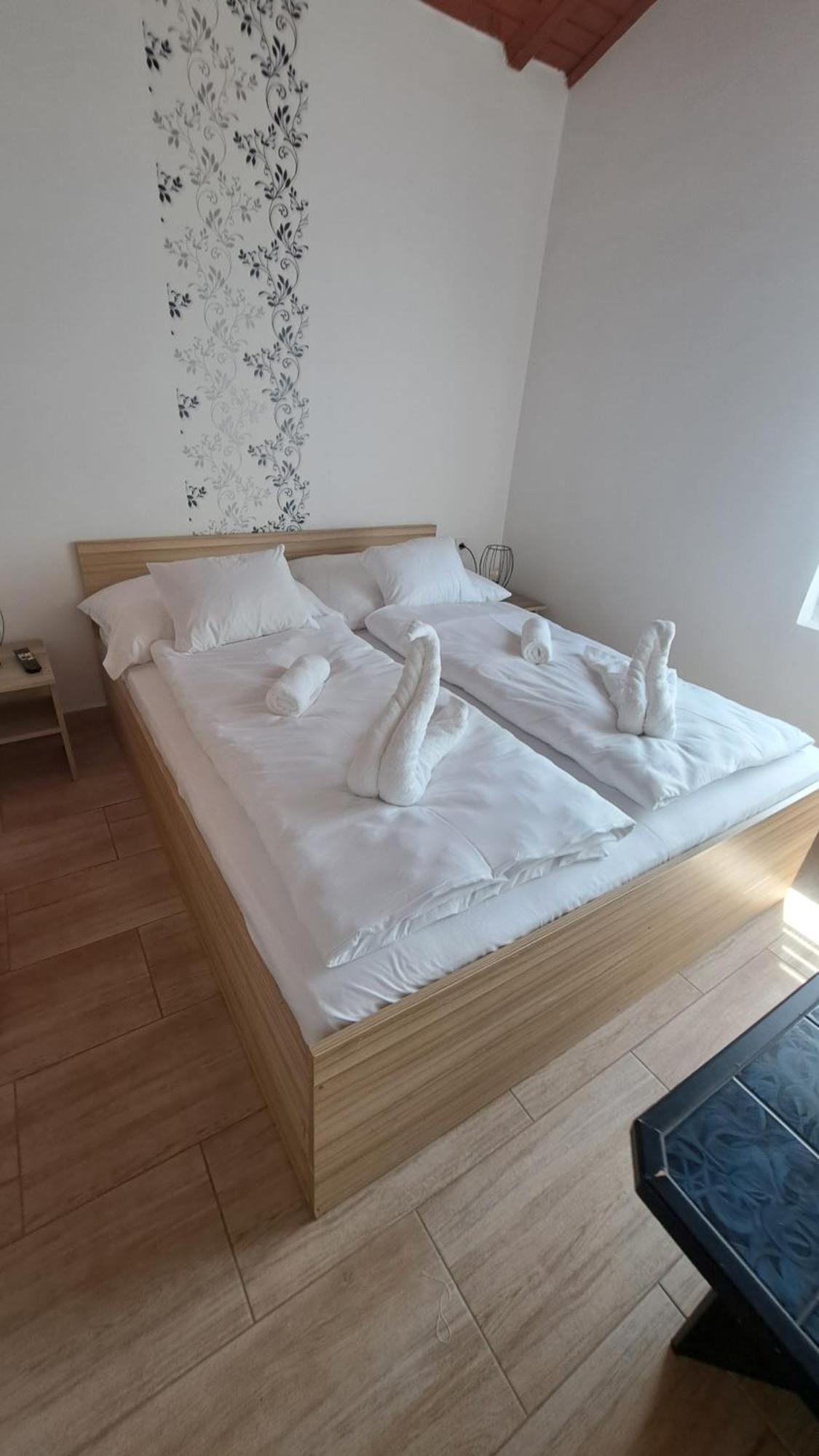 Marabella Apartmanok Hajdúszoboszló Екстериор снимка